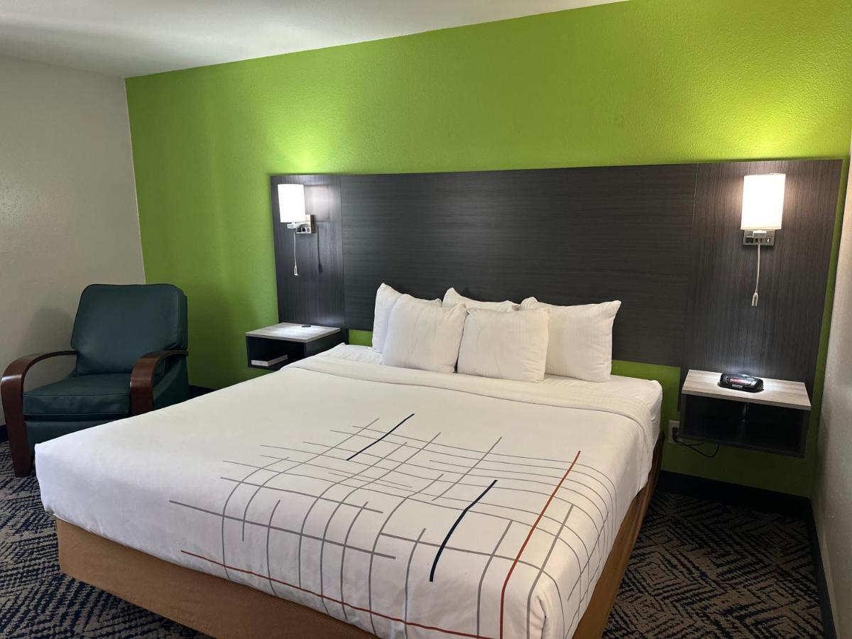 La Quinta Inn By Wyndham Omaha Southwest Экстерьер фото